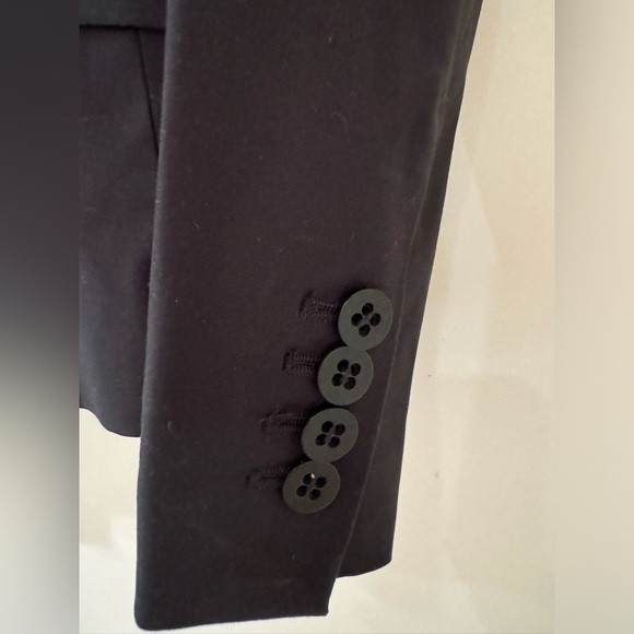 Blazer - Picture 4 of 6